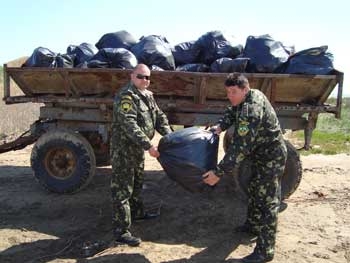 Сотрудники Приазовского национального природного парка - «За чисте довкілля» фото