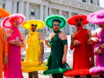 В столице хотят провести гей-парад фото