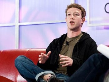 Создатель Facebook уменьшил себе зарплату до 1 доллара фото