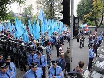 СБУ предупреждает: политики планируют драки в Киеве 18 мая фото