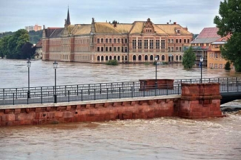 Стихия в Европе: Германия, Чехия и Австрия уходят под воду фото