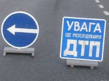 Страшное ДТП на запорожской трассе: мотоцикл угодил под фуру, погибла пассажирка байка фото