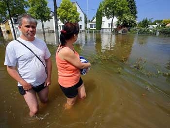 Наводнение в Германии: вода прорвала дамбу у Магдебурга фото