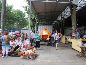 Крытая  площадка рядом с «Таврическ­им» рынком снова открыта фото