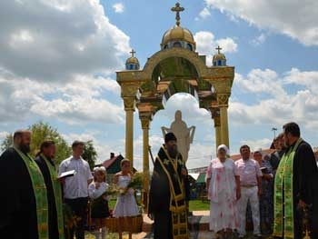 Строительство часовни освятили в селе Новосоленое фото