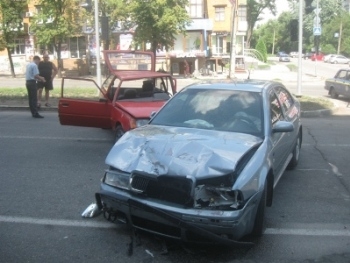 ДТП на проспекте в Запорожье: пострадал мужчина фото