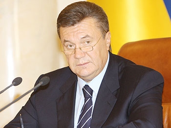 Ъ: Оппозиция опасается продления полномочий Януковича фото