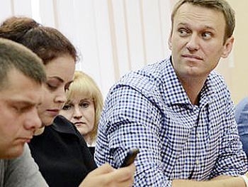 США и ЕС осудили приговор Навальному фото