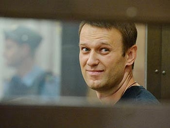 Навального и Офицерова отпустили под подписку о невыезде фото