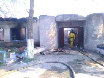 В Мелитопольском районе горели административные здания почты и фермерского хозяйства фото
