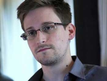 США просят Россию не выпускать Сноудена из транзитной зоны Шереметьево фото