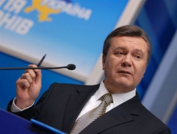 Янукович обещал не впутывать церковь в политику фото