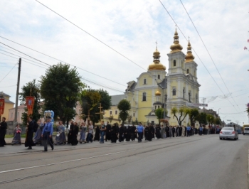 Меньше 1% украинцев отмечали 1025-летие Крещения Руси фото