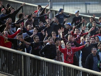 В Запорожье футбольные фанаты устроили драку фото