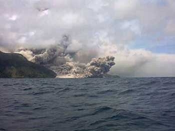 В Индонезии из-за вулкана эвакуировали 2500 человек фото