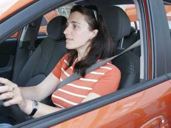 Инспекторы ГАИ убеждали мелитопольских водителей пользоваться ремнями безопасности фото