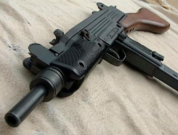 Украинцам могут разрешить продавать огнестрельное оружие с 25 лет фото