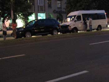 ДТП в Запорожье: маршрутка влетела в BMW X5 фото
