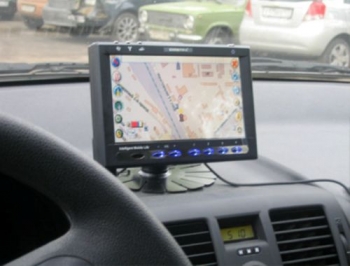 Запорожская власть раскошелилась на установку GPS-навигаторов в маршрутки фото