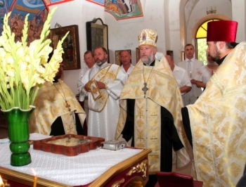 Городская власть и духовенство Мелитополя молились за Украину, Президента, народ фото