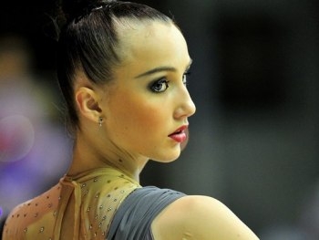 Украинка выиграла серебро на ЧМ по художественной гимнастике фото