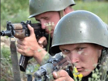 Янукович одобрил секретную программу реформирования армии фото