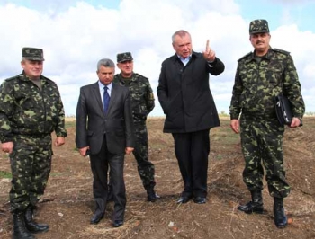 Земли артбазы приняты не будут, пока военные не дадут гарантии безопасности фото