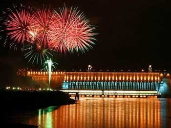 С днем рождения Запорожье поздравили 7 городов Украины и китайский мегаполис фото