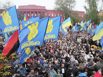 Годовщина создания УПА: Свобода и коммунисты выведут своих сторонников на улицы Киева фото