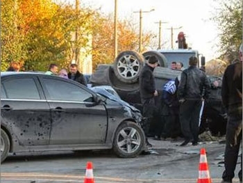 Под Одессой джип влетел в остановку с людьми. Фото фото