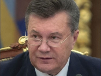 ПР: Янукович исчез, опасаясь шпионов фото