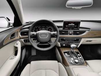 Audi представила шикарный седан A8 фото