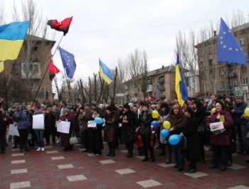 В Мелитополе требовали отставки власти фото