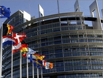 Европарламент принял резолюцию по Украине фото