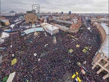 Антимайдан проведут в 200 метрах от Евромайдана фото