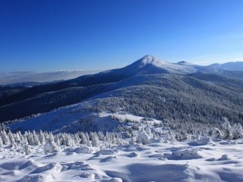 За сутки в украинских горах пострадали трое туристов фото