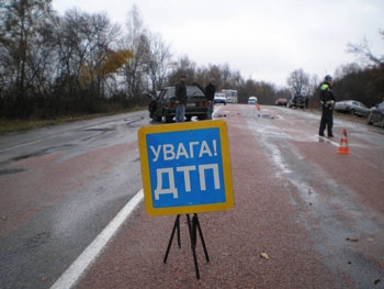 На Хортице дама за рулем спровоцировала тройное ДТП фото