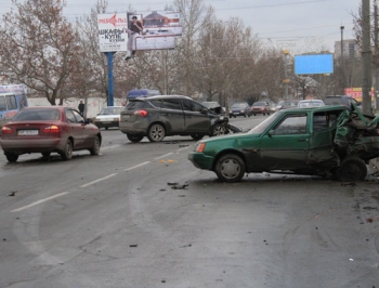 Мелитополь. Водитель Ford, который стал участником ДТП на проспекте, сдался правоохранителям фото