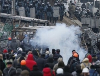 Видео с Майдана: Война на Грушевского: протестующие не сдают позиции фото