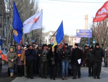 Мелитопольцы продолжают протестовать на местном майдане фото