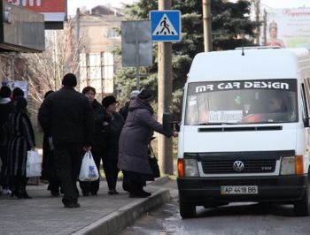 Мелитополь. Кто обслуживает городские маршруты фото