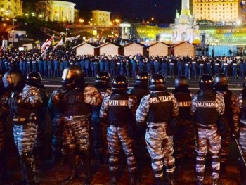 Киевский гарнизон ВВ перешел на сторону народа фото