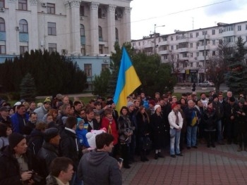 На крымском митинге умер человек фото