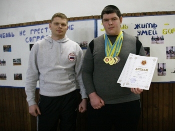 17-летний сумоист Сергей Соколовский бросил вызов опытным спортсменам на чемпионате Украины фото