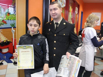 Спасатели наградили школьников региона за творчество фото