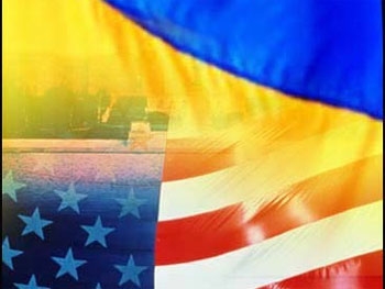 США помогут Украине вернуть похищенные средства фото