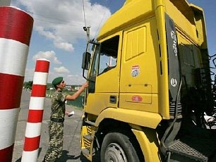 За минувшие сутки пограничники не впустили в Украину 377 россиян фото