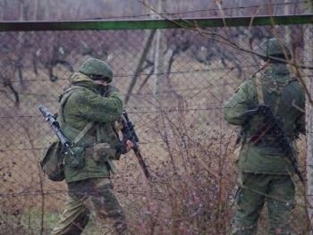 Во время штурма в Бельбеке пострадали журналист и солдат фото