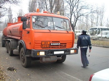 Мелитопольские водители перевозят опасные грузы без соответствующих документов фото