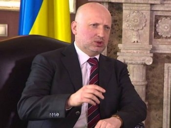 Турчинов подписал закон о допуске в Украину иностранных военных фото